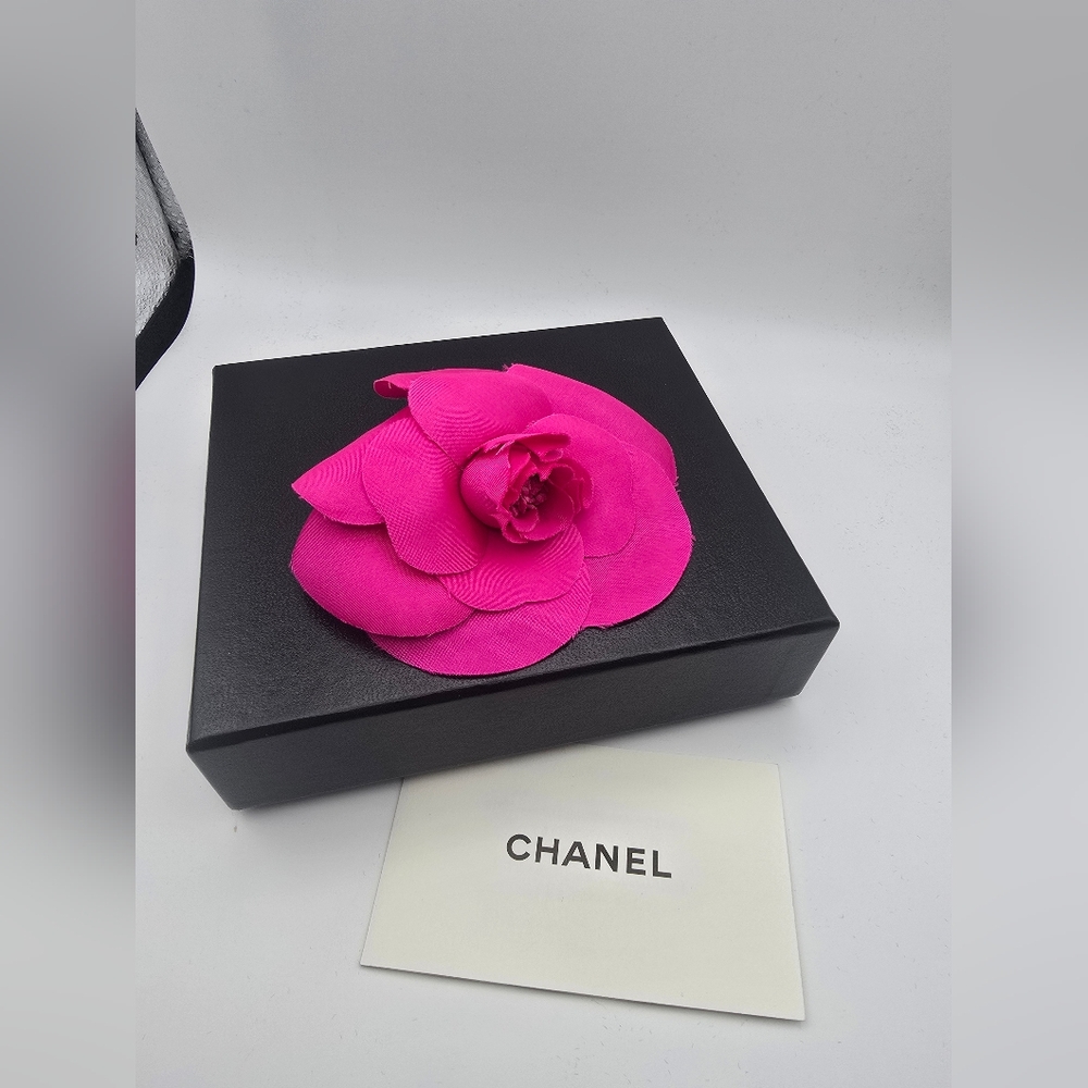 Chanel Hot Pink Camillia Fabric Flower Brooch (LIKE NEW)(BOX/CARD/COA)✨️💖✨️ - Picture 2 of 10